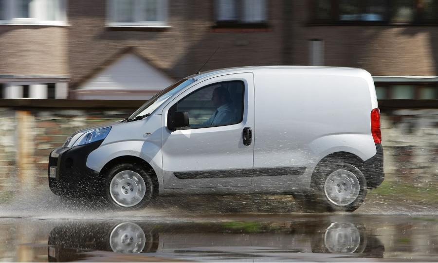  Peugeot Bipper 2008 года  (фото 9 из 93)